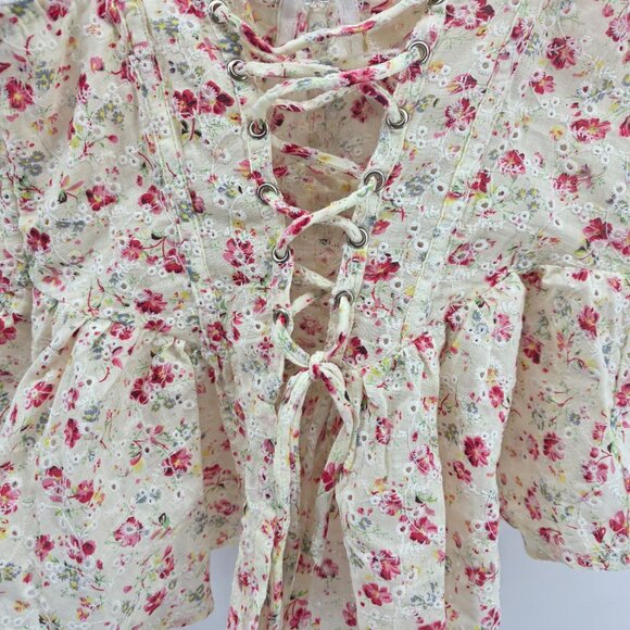 ASTR the Label Cream Floral Crop Top – Size M – Ruffle Strap Eyelet Corset Cami - Picture 5 of 8